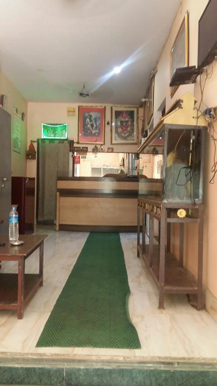 Hotel Giriraj Inn Varanasi Exterior photo